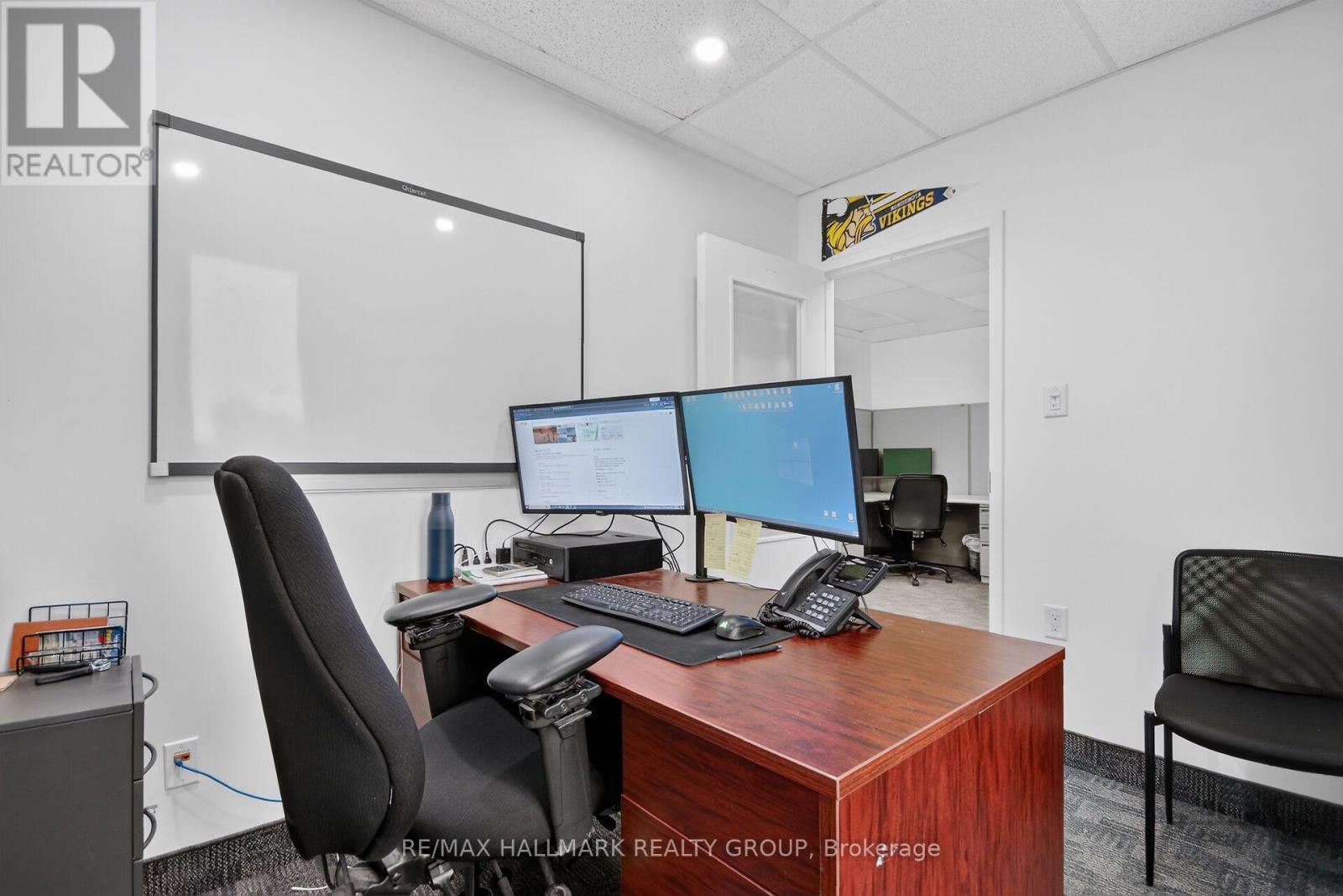 Office for Sale in Ottawa – 818 BOYD AVENUE, Ottawa – MLS# X13583868 - Image 21