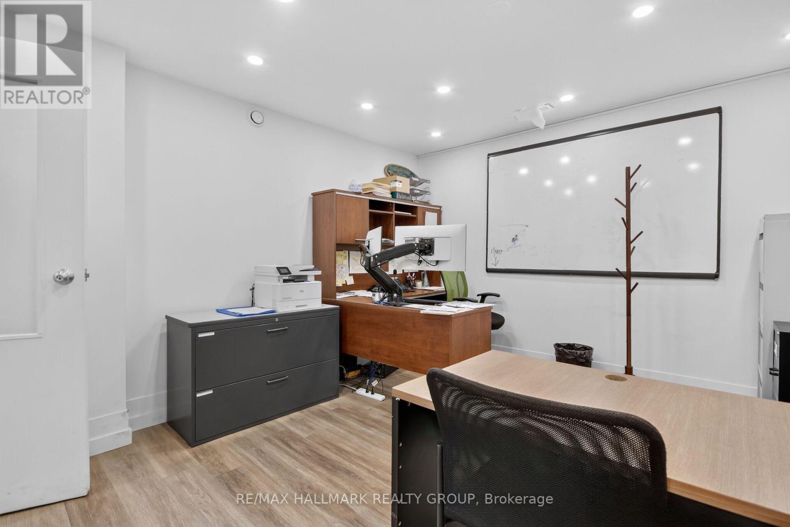 Office for Sale in Ottawa – 818 BOYD AVENUE, Ottawa – MLS# X13583868 - Image 7
