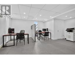 818 Boyd Avenue, Ottawa, ON K2A2C7 Photo 12