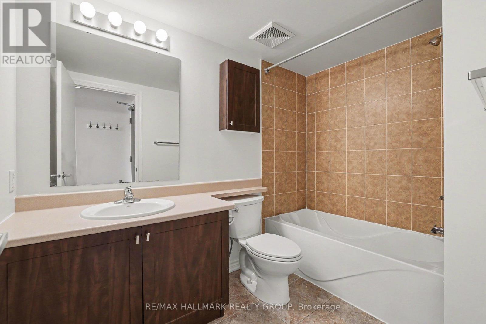 #1304A 234 RIDEAU STREET - 12