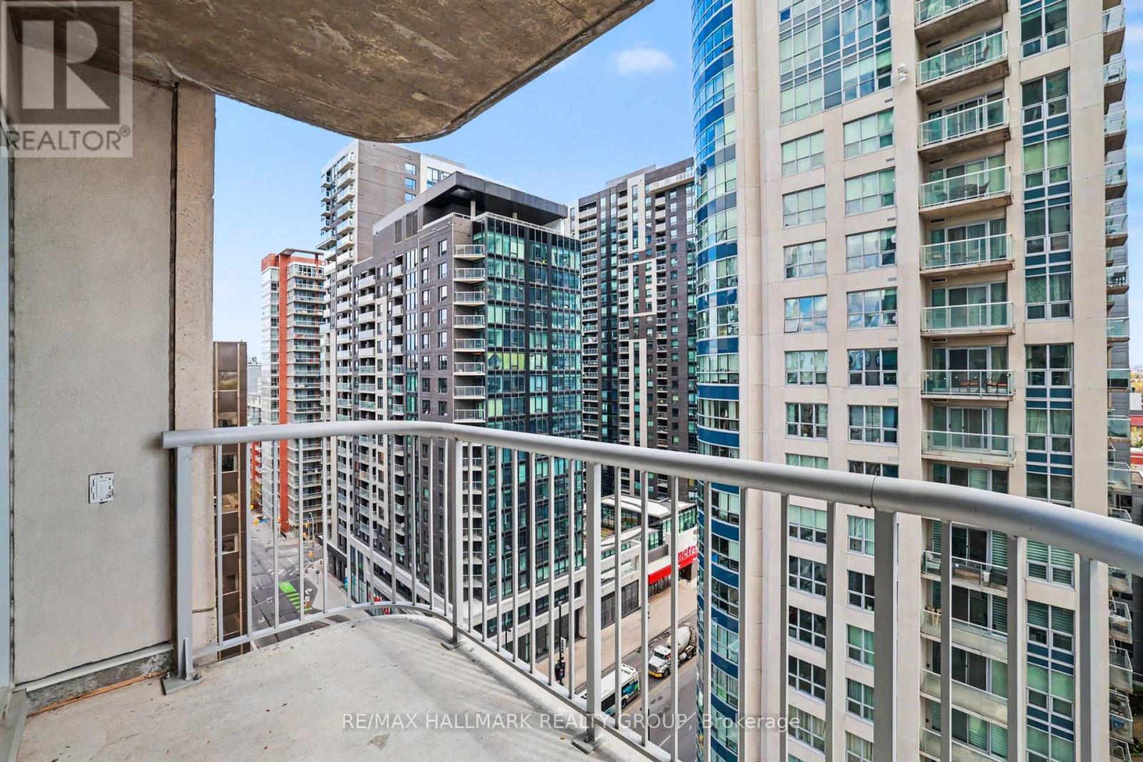 #1304A 234 RIDEAU STREET - 17