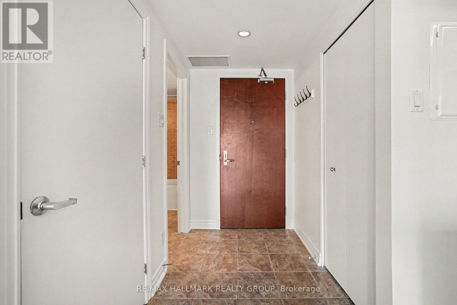 #1304A 234 RIDEAU STREET - 3