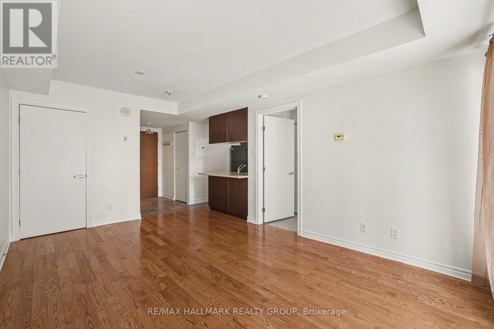 #1304A 234 RIDEAU STREET - 7