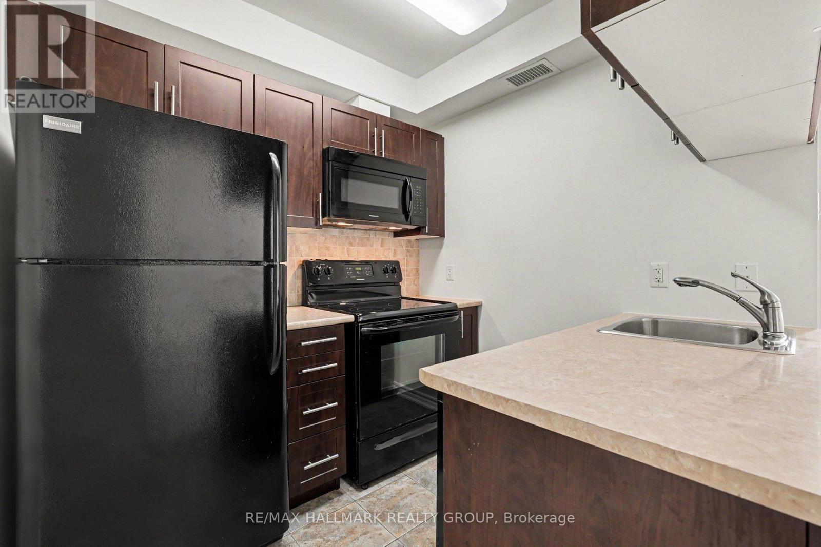 #1304A 234 RIDEAU STREET - 9