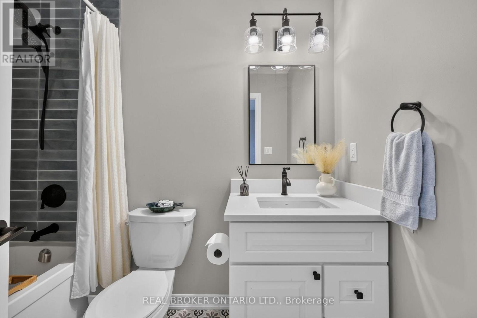36 BEVERLY STREET - Image 24