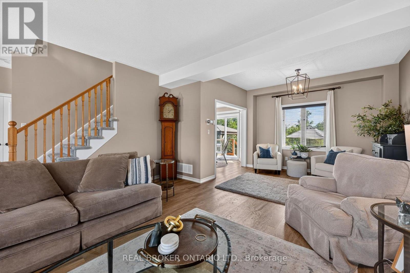 36 BEVERLY STREET - Image 8