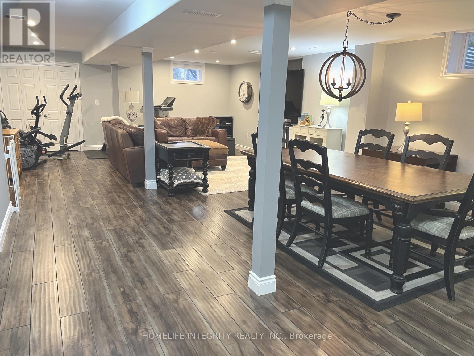 5092 BOYNE STREET - 33