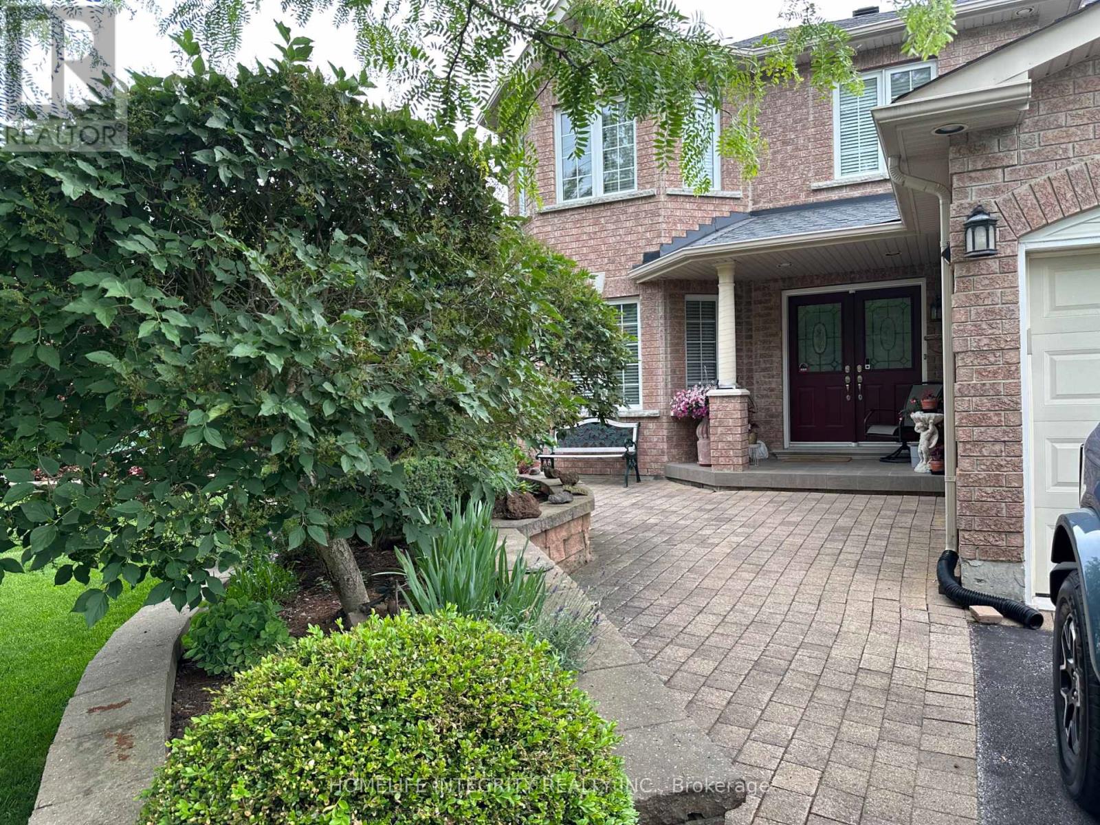 5092 BOYNE STREET - 2