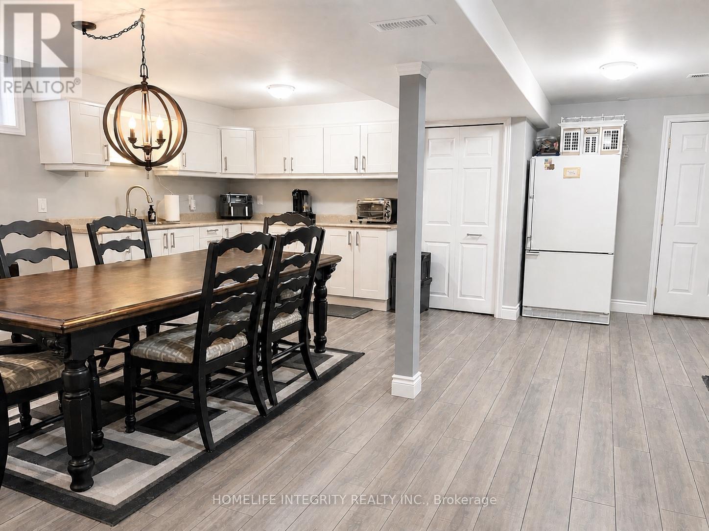5092 BOYNE STREET - 32