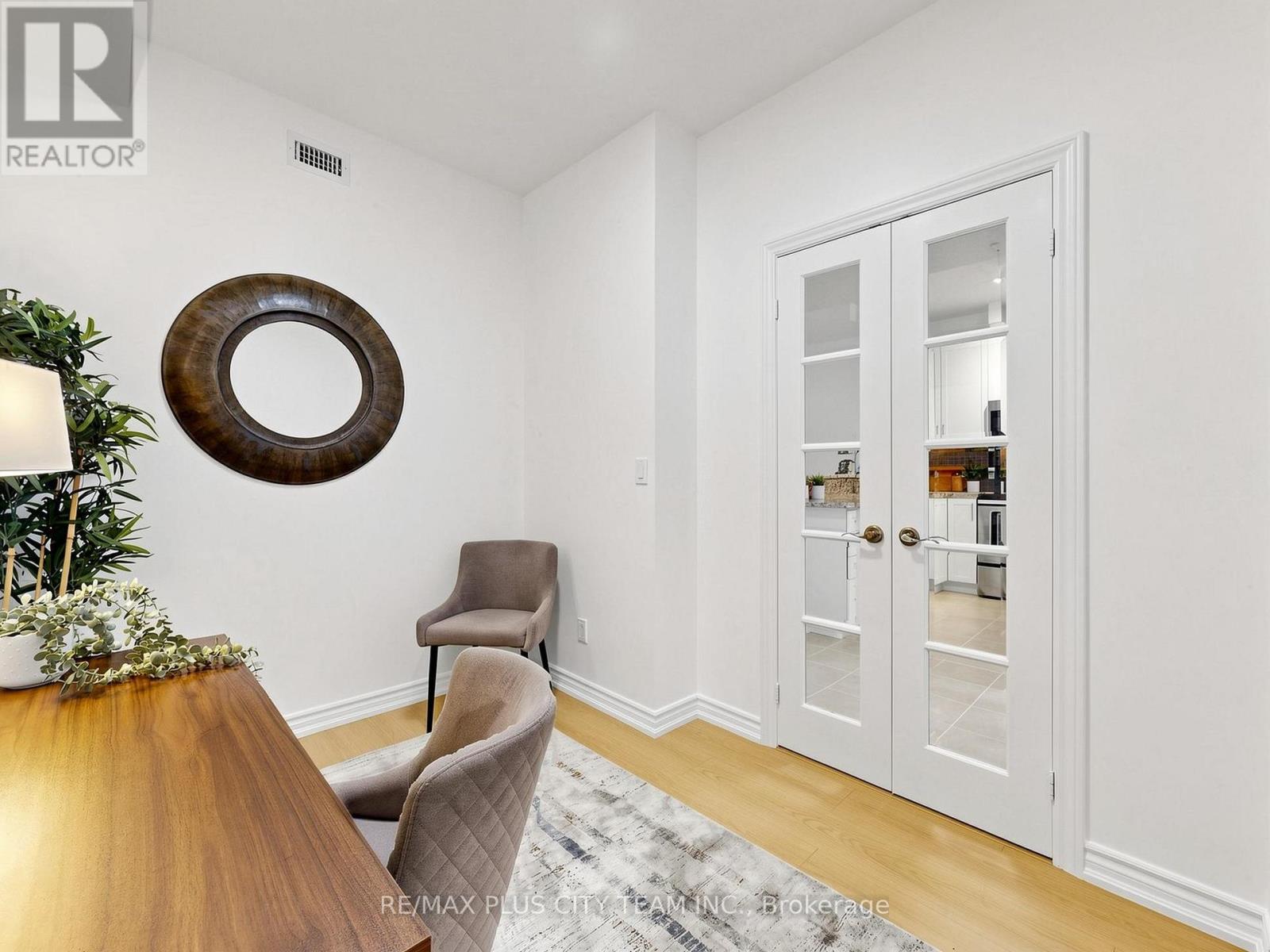 #1009 1135 ROYAL YORK ROAD - Image 26