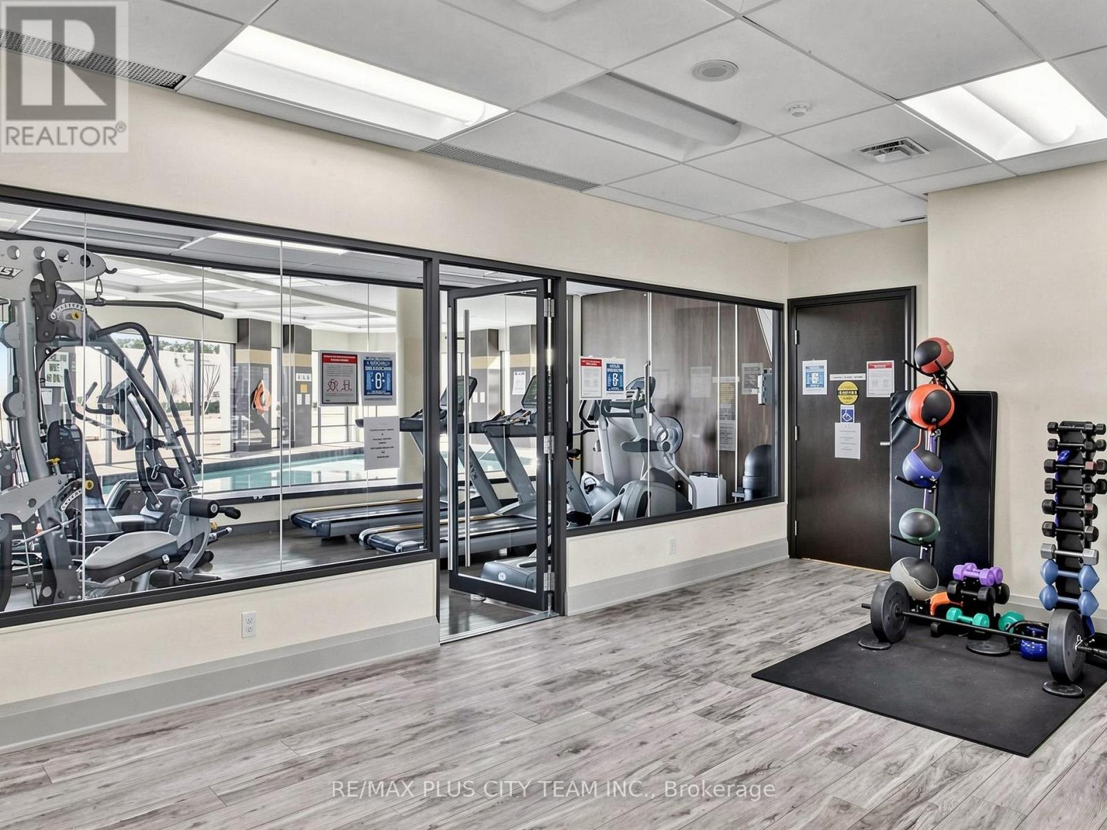 #1009 1135 ROYAL YORK ROAD - Image 37