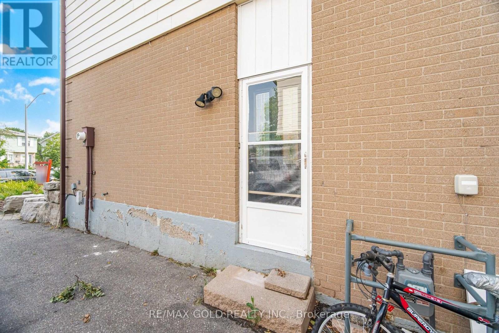 16 CRAWFORD DRIVE - 18