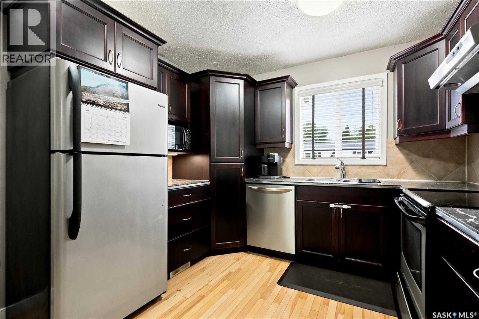 301 Fisher CRESCENT - 10