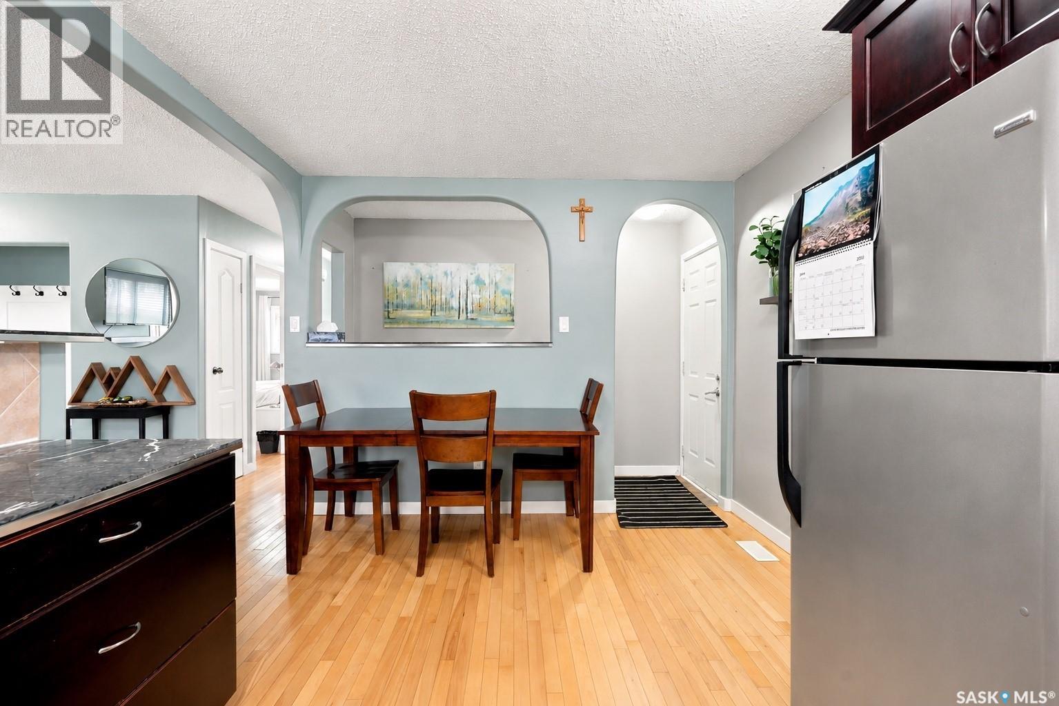 301 Fisher CRESCENT - 12