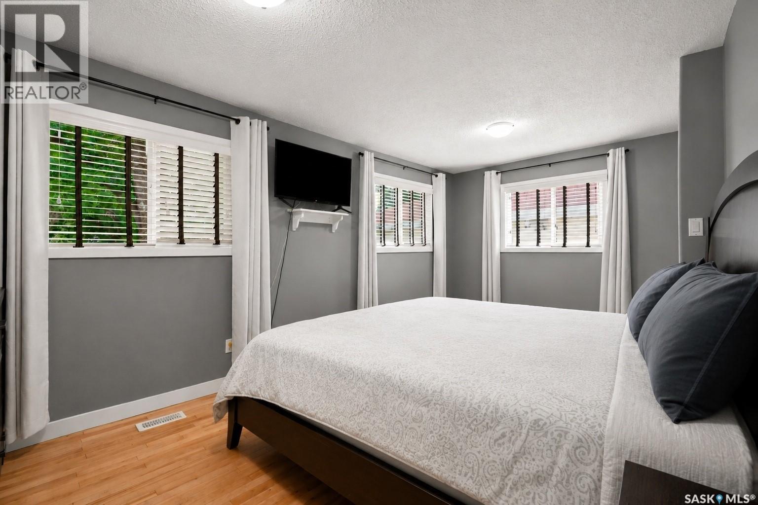 301 Fisher CRESCENT - 16