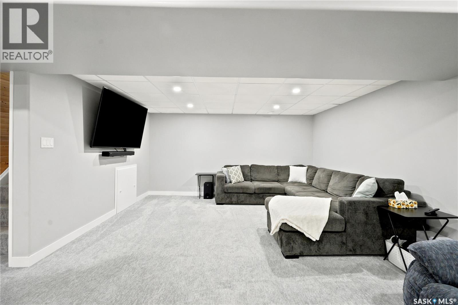 301 Fisher CRESCENT - 20