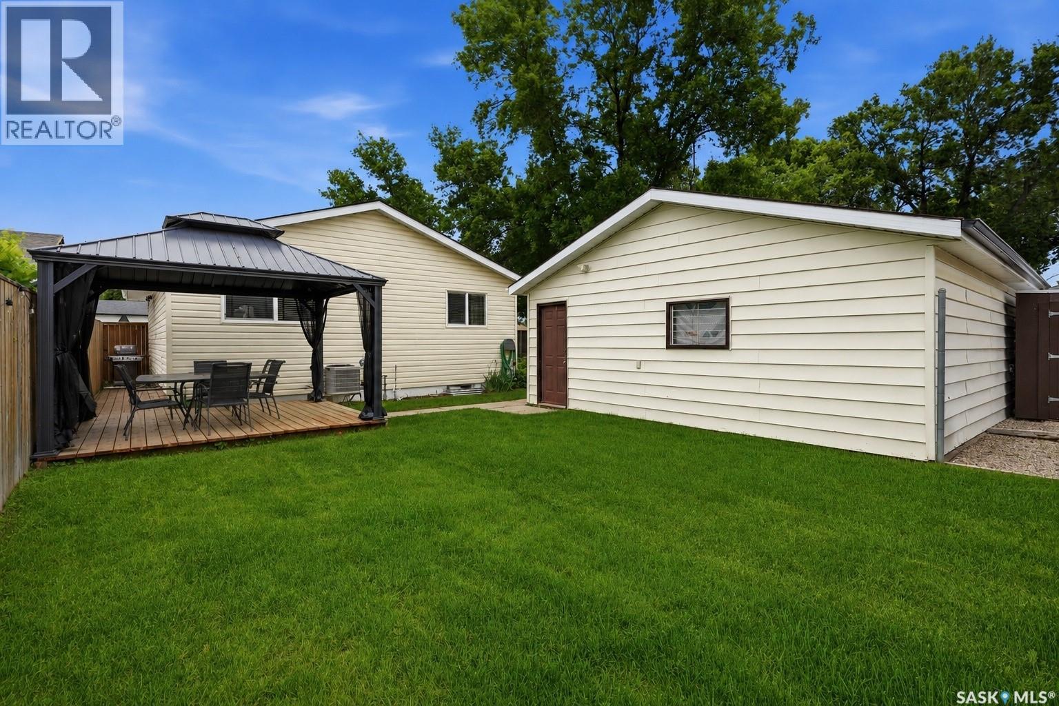 301 Fisher CRESCENT - 28