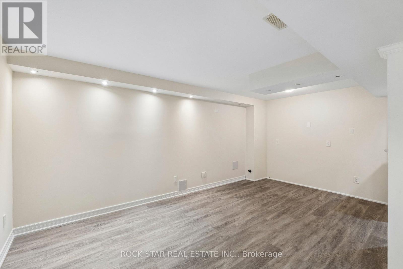 36 CHICORY CRESCENT - 24