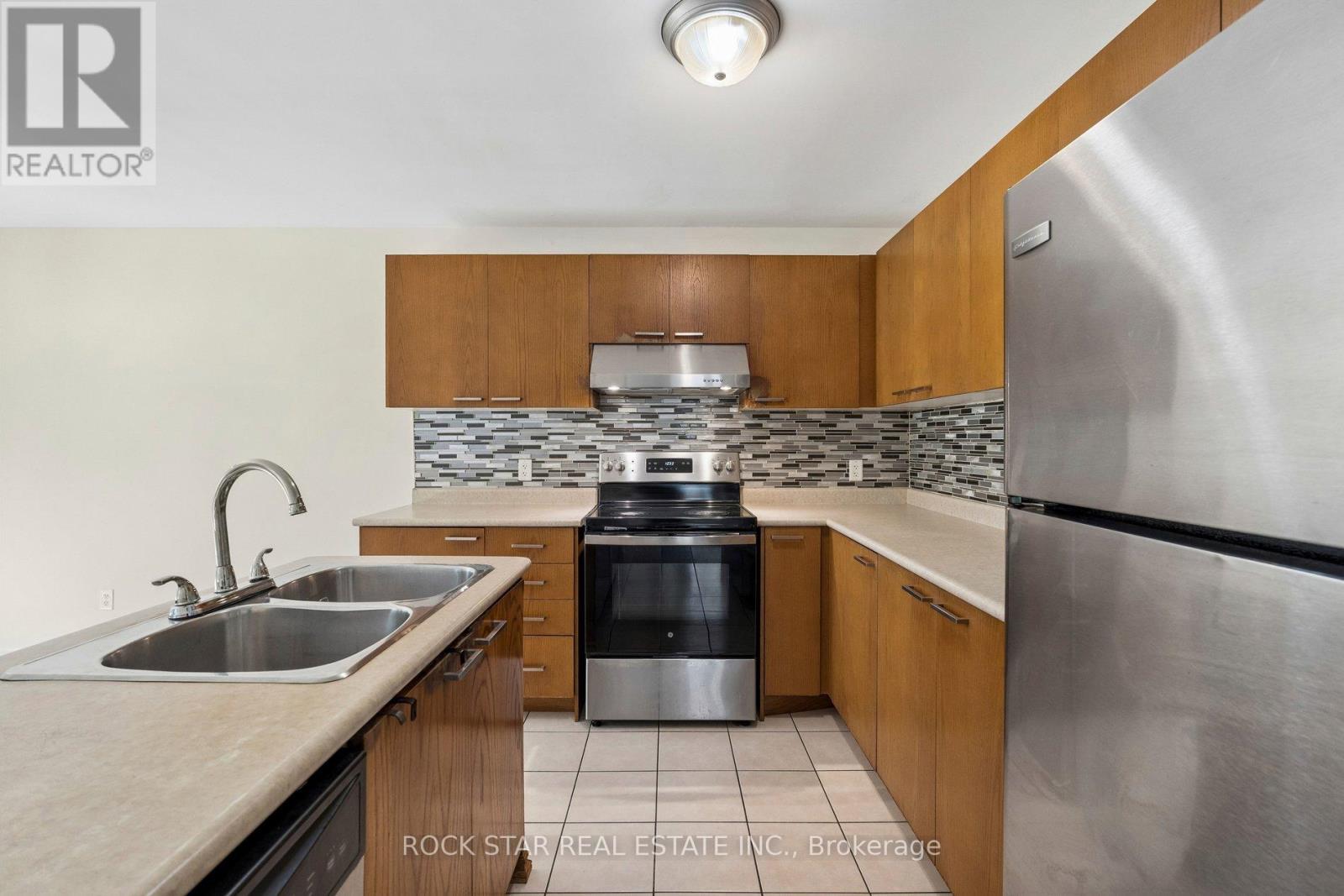 36 CHICORY CRESCENT - 8