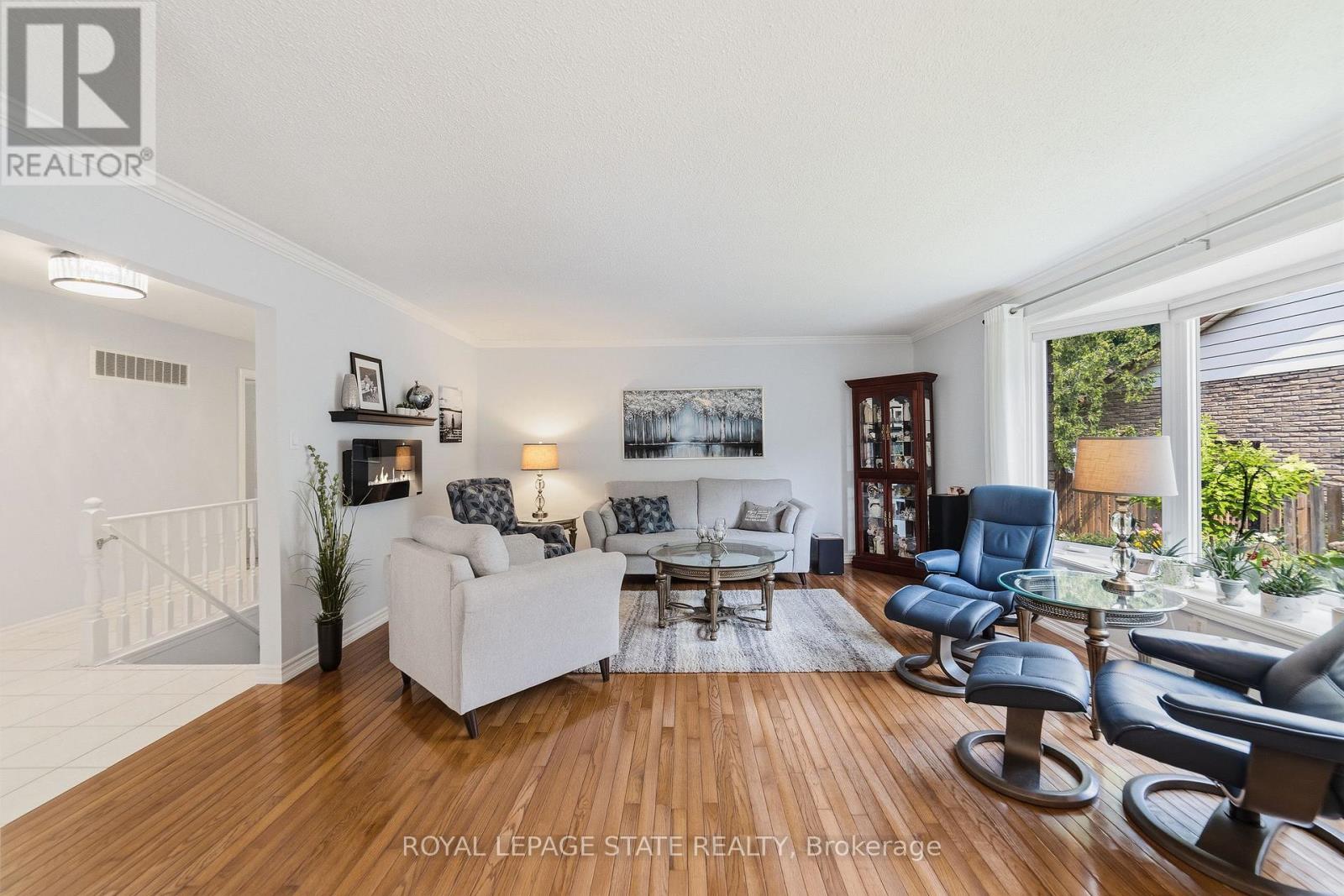 1 BANBURRY CRESCENT - 10