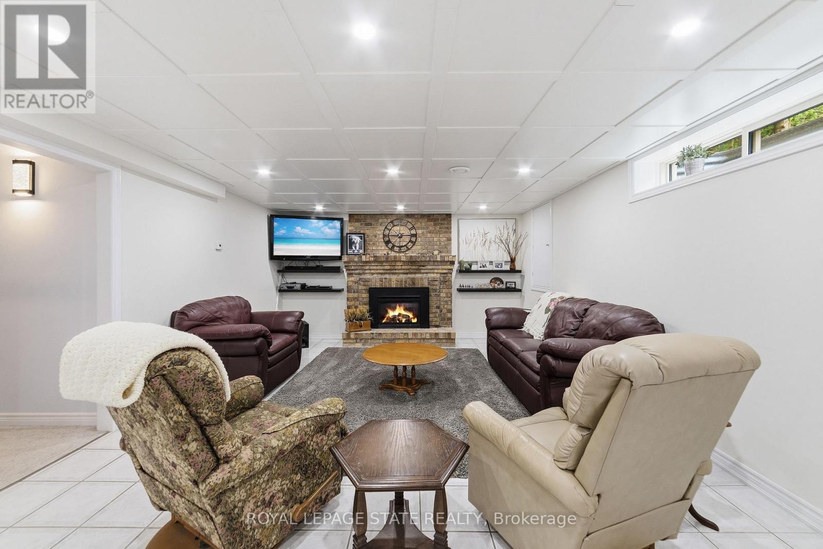 1 BANBURRY CRESCENT - 25