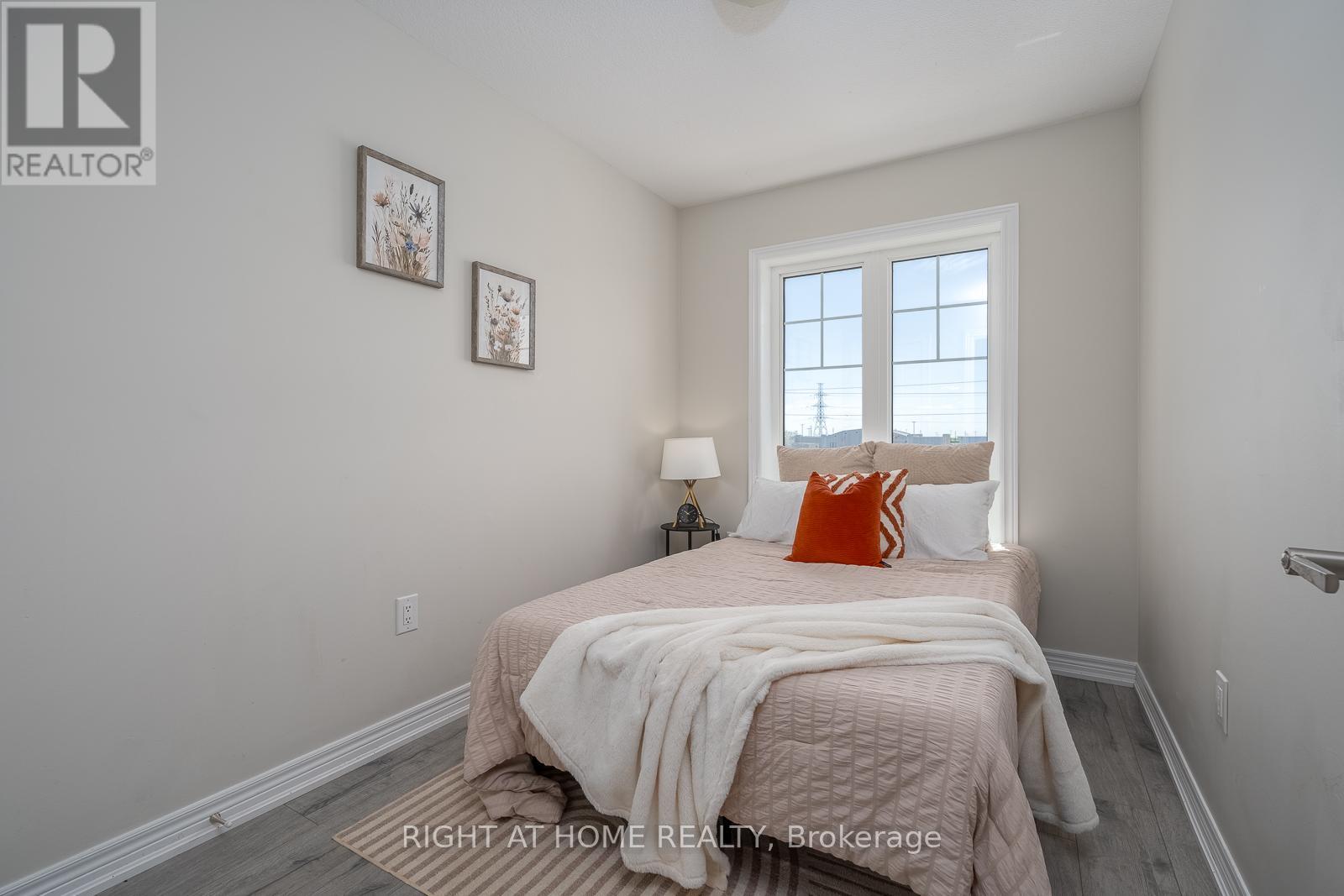 112 HOLLYWOOD COURT - 22