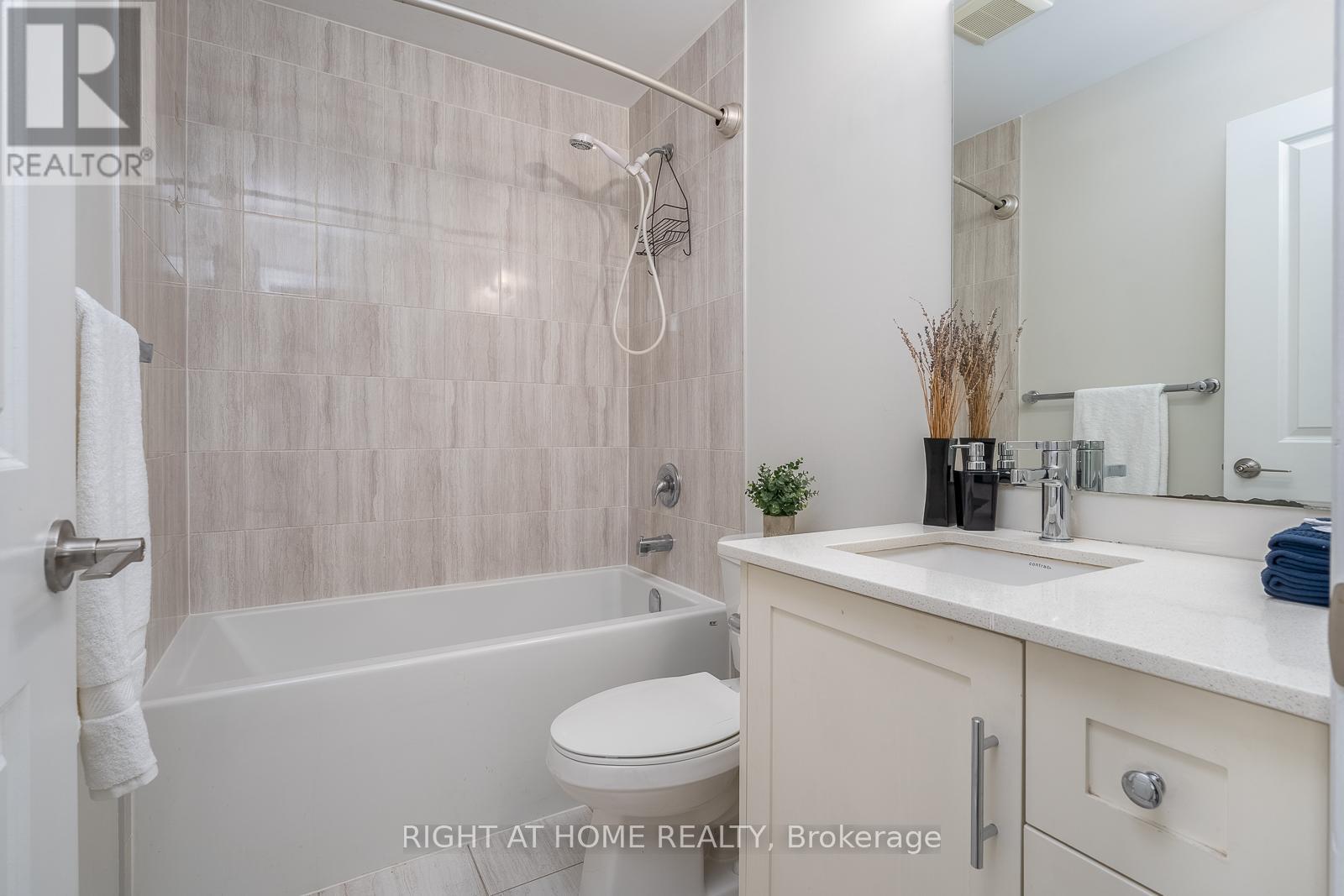 112 HOLLYWOOD COURT - 24