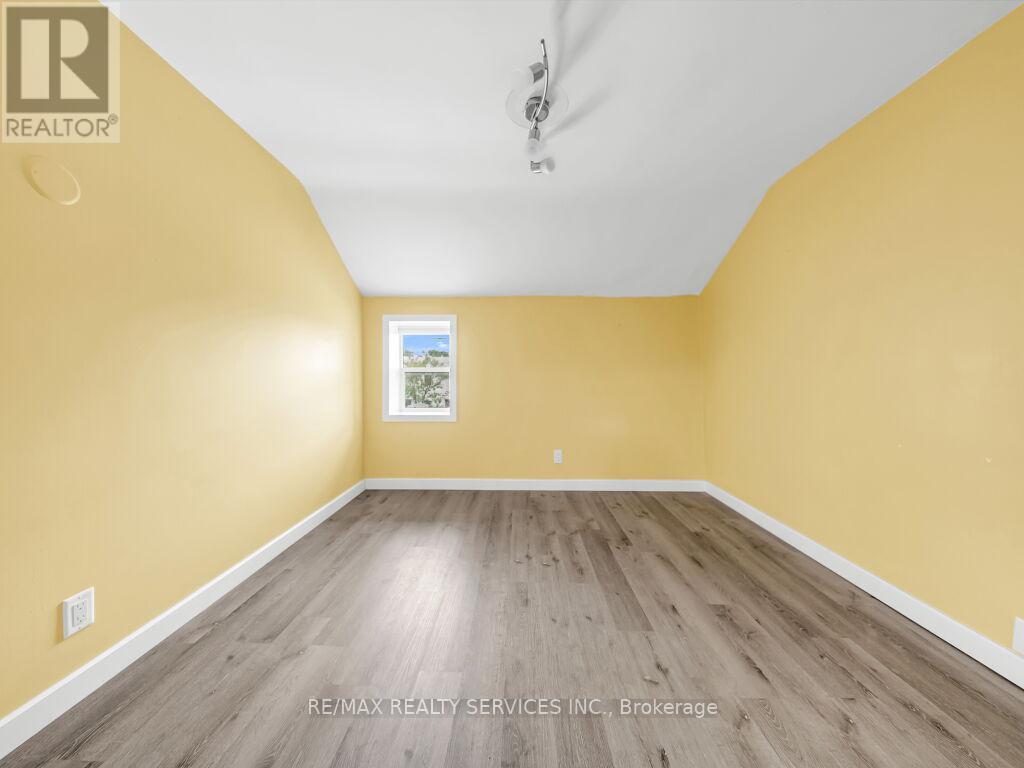 123 MAIN STREET W - 15