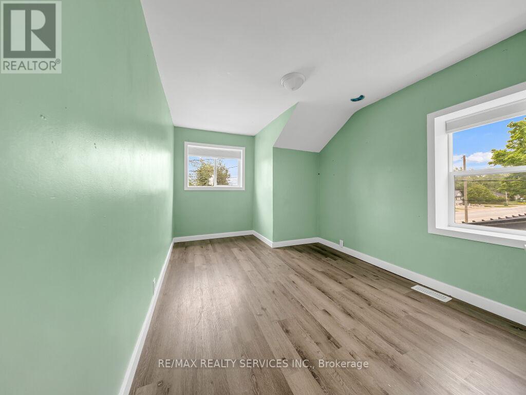 123 MAIN STREET W - 17