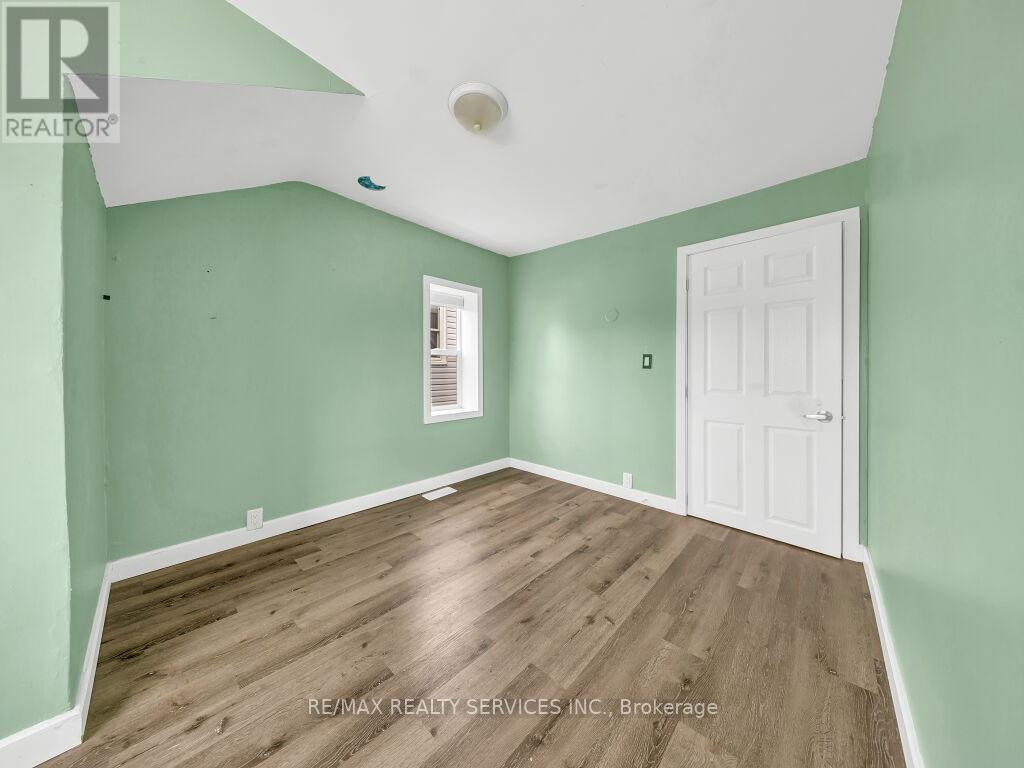 123 MAIN STREET W - 18