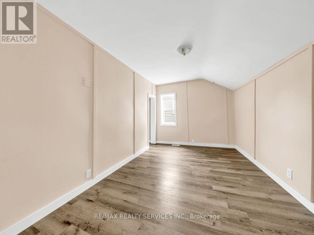 123 MAIN STREET W - 19