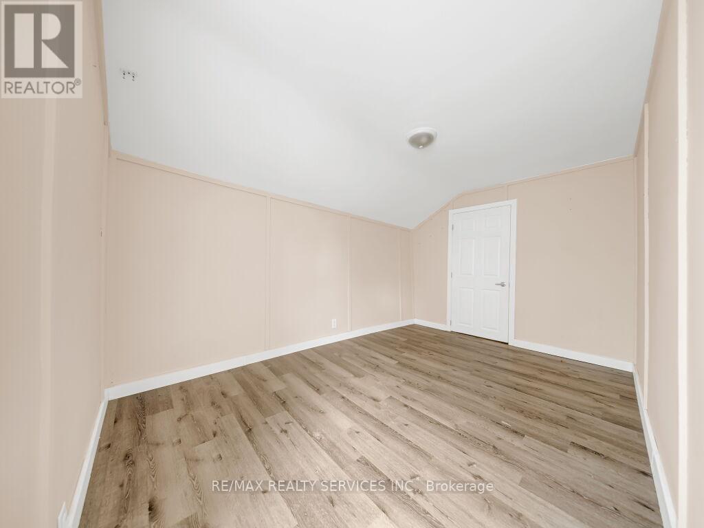 123 MAIN STREET W - 20