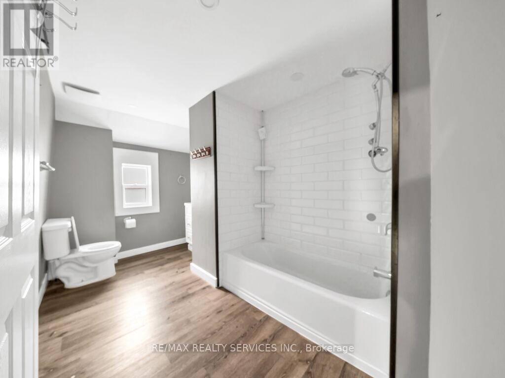 123 MAIN STREET W - 21