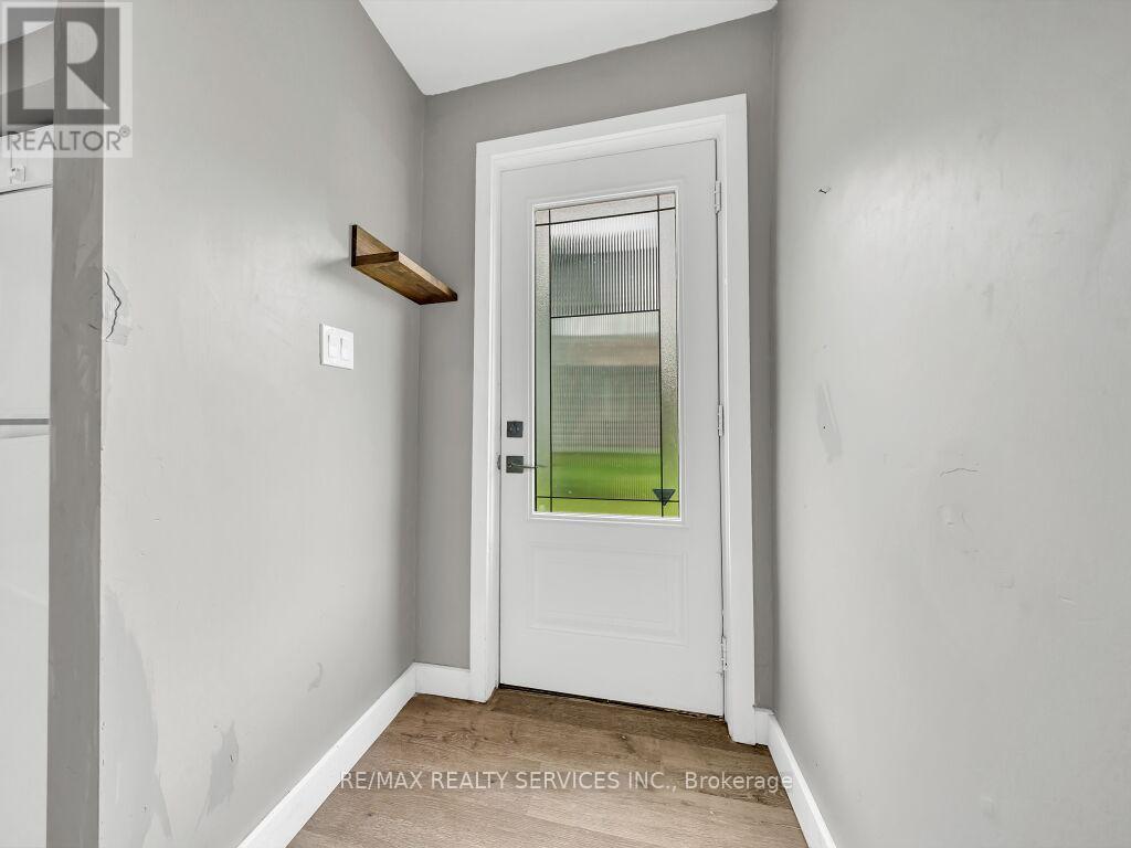 123 MAIN STREET W - 23