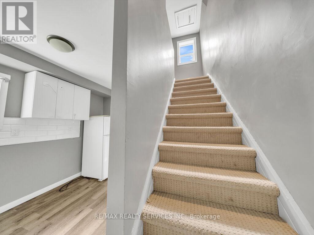 123 MAIN STREET W - 29