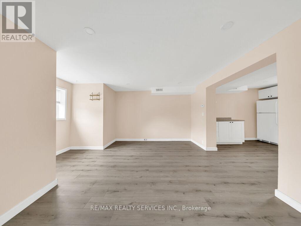123 MAIN STREET W - 5