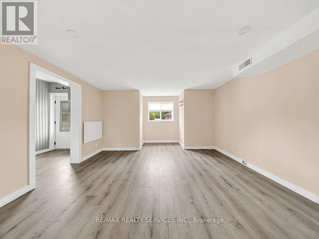 123 MAIN STREET W - 6