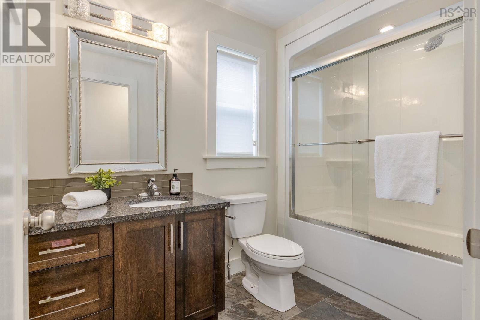 18 Larkview Terrace - 21