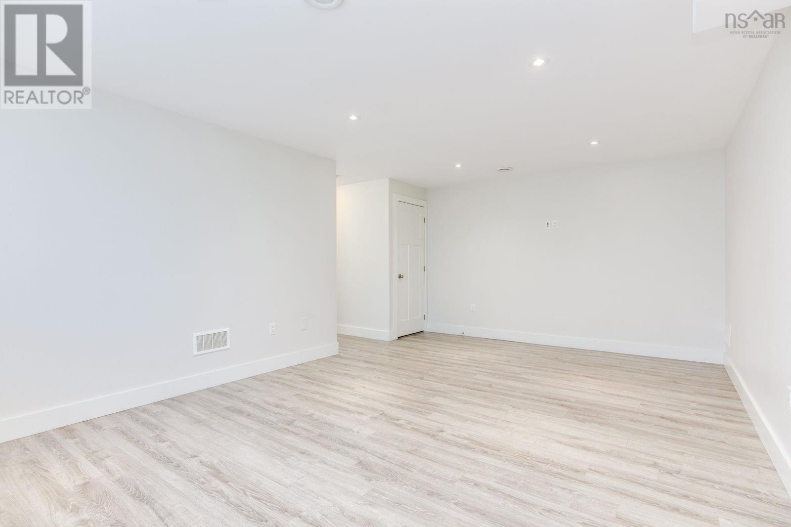 18 Larkview Terrace - 32