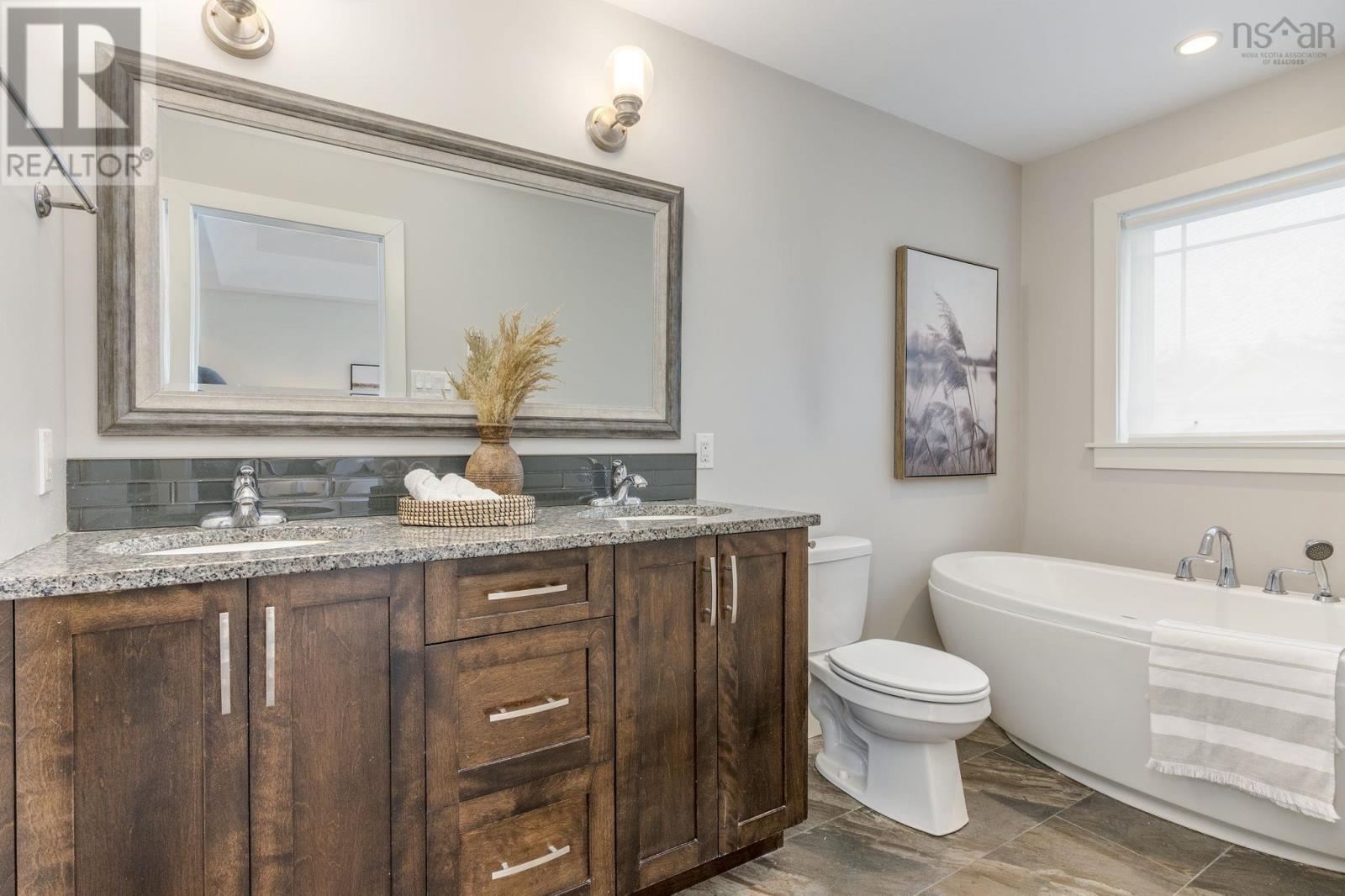 18 Larkview Terrace - 28