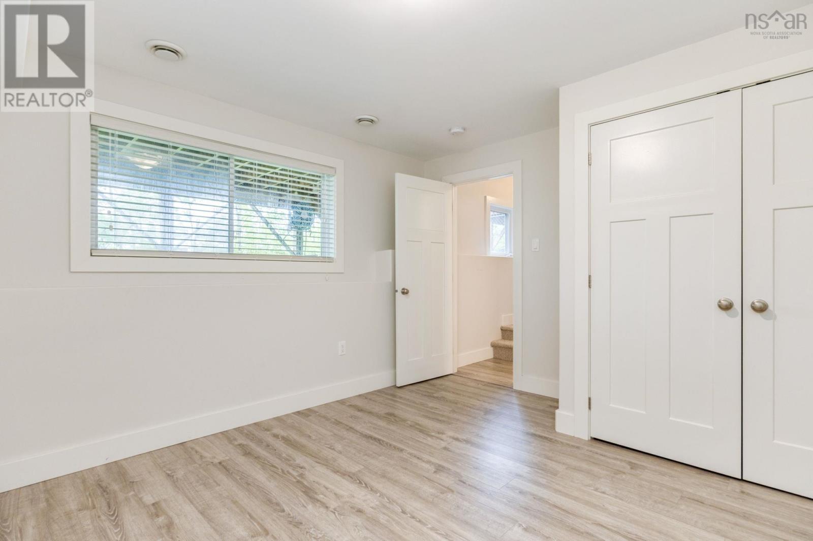 18 Larkview Terrace - 31