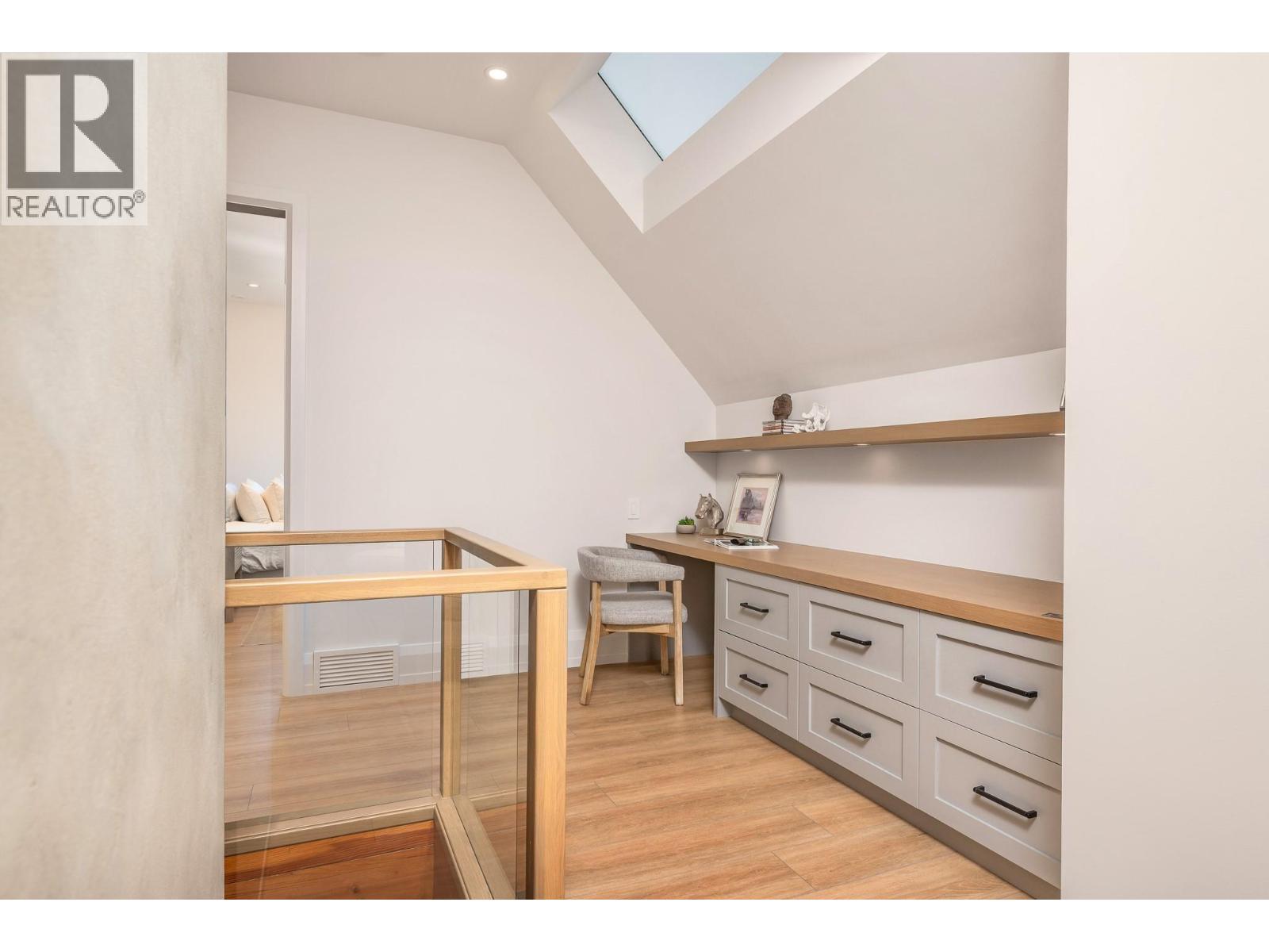 #8 80 Kestrel Place - 10