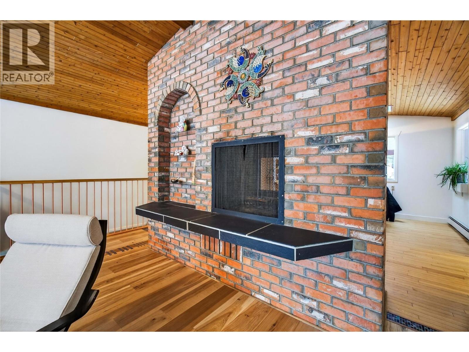 8361 Ladner Road - 17
