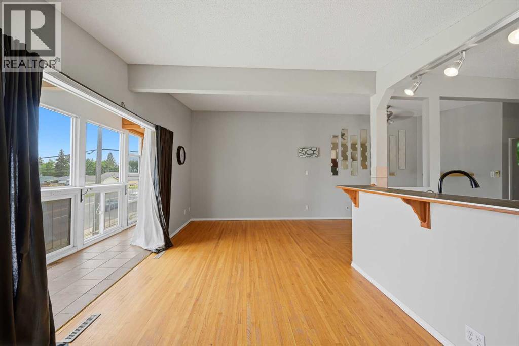 6303 4 Street NW - 11
