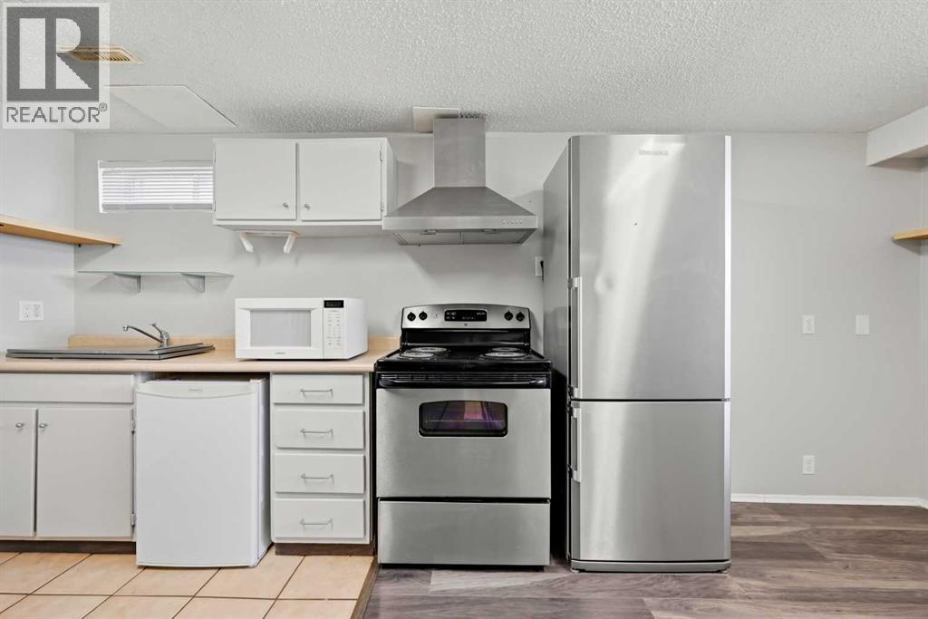 6303 4 Street NW - 31