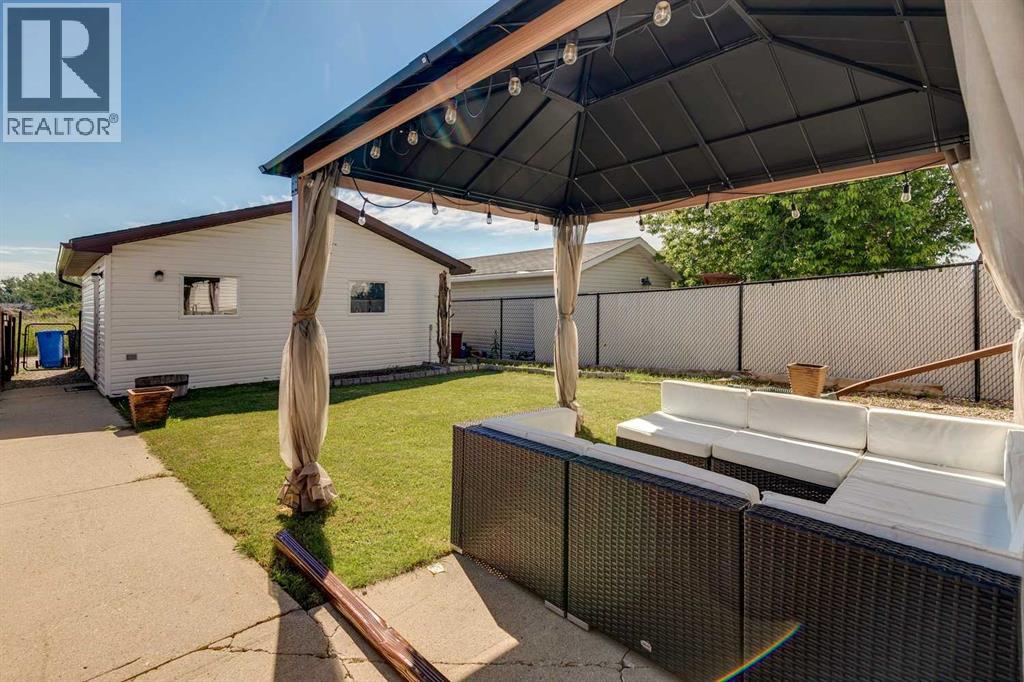 1916B 29 Avenue - 28
