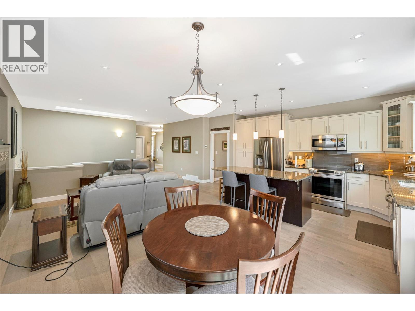 #173 170 Stocks Crescent - 14