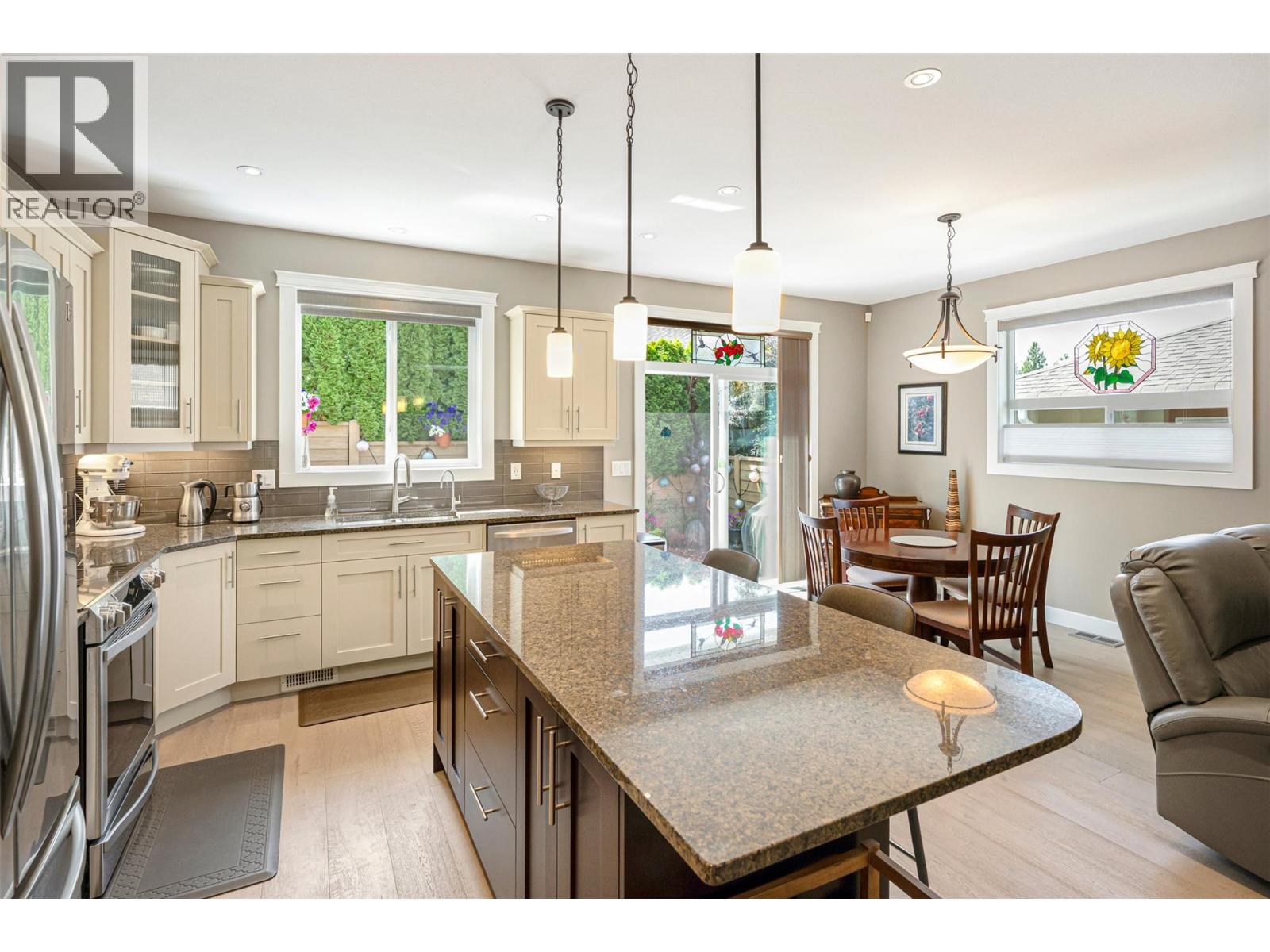 #173 170 Stocks Crescent - 7
