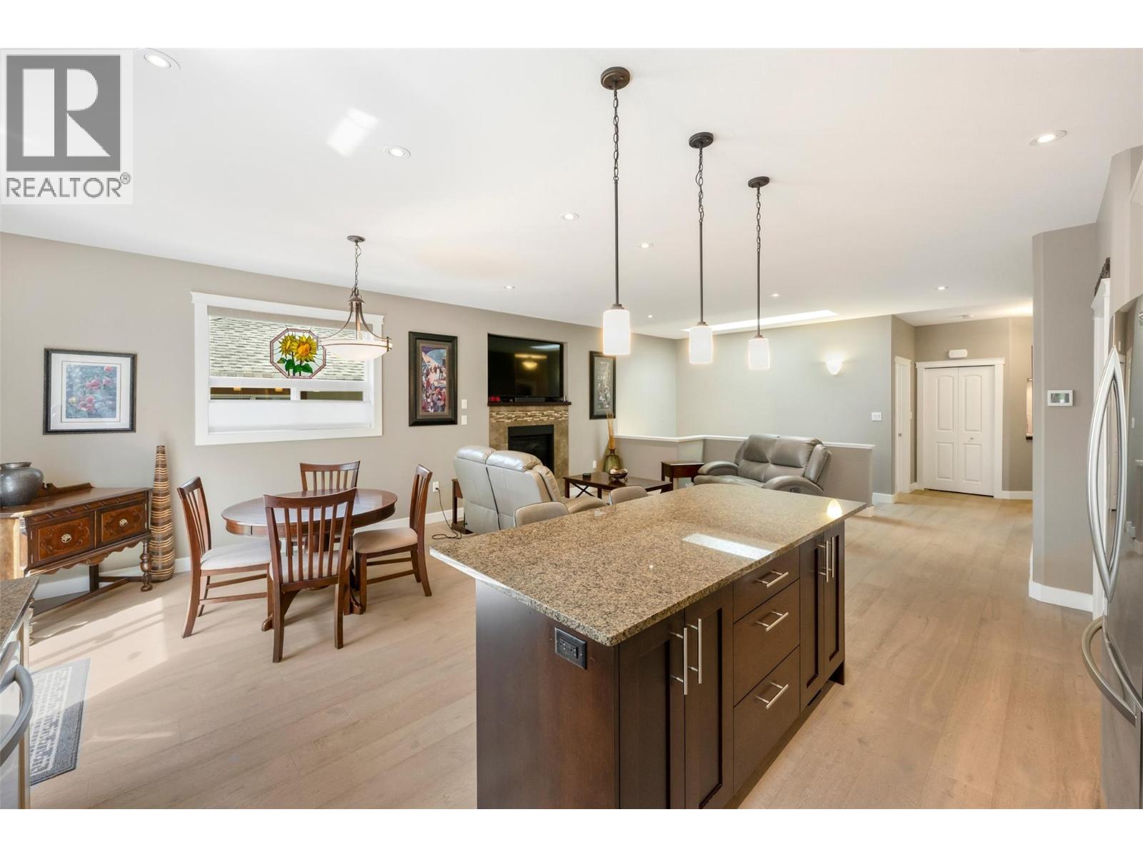 #173 170 Stocks Crescent - 11