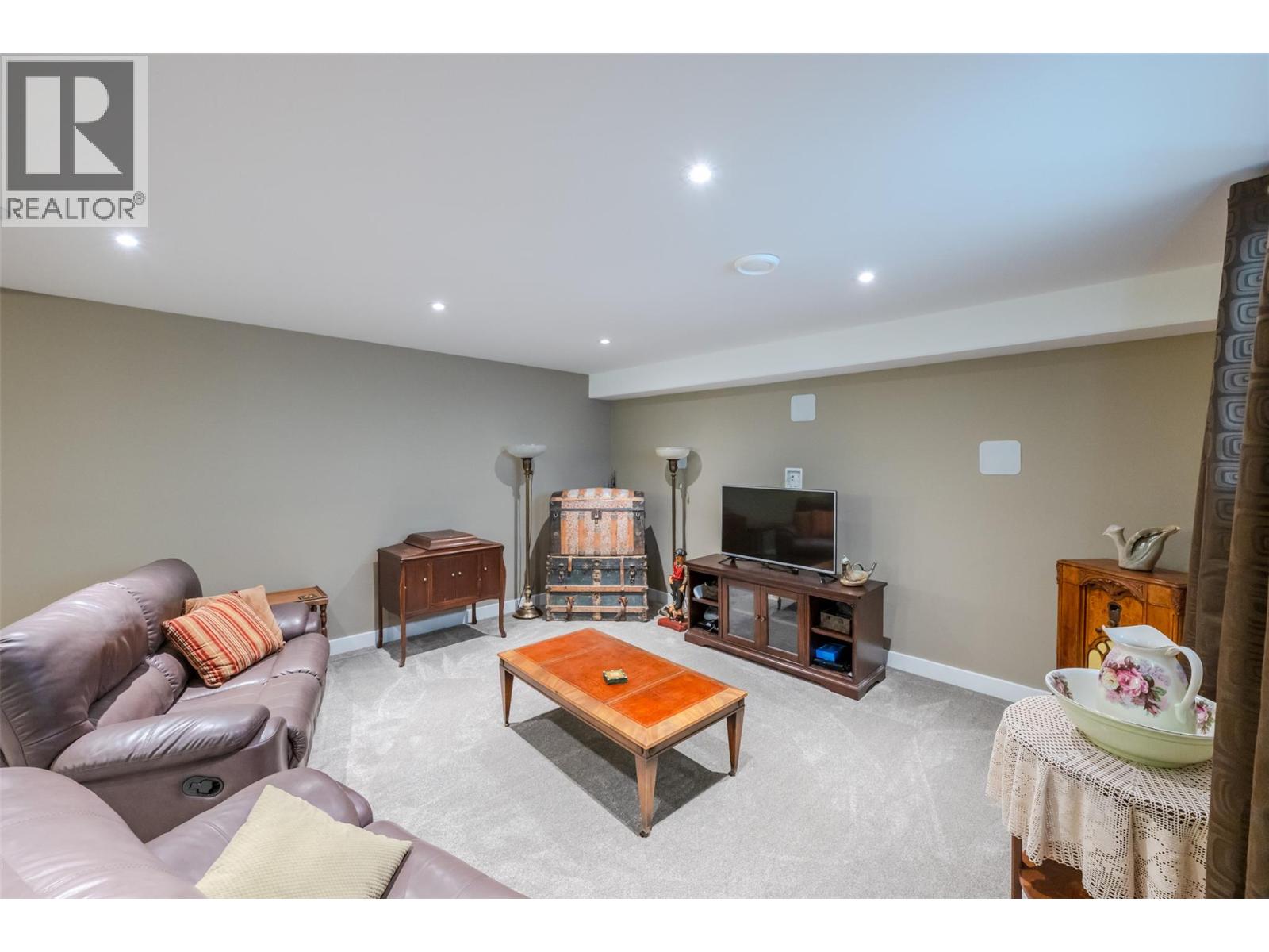 #173 170 Stocks Crescent - 31